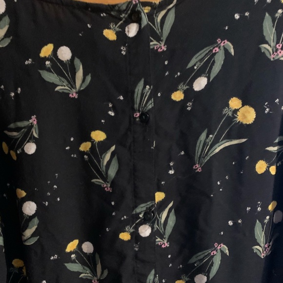 H&M dandelion print blouse. Size 14. - Picture 2 of 5